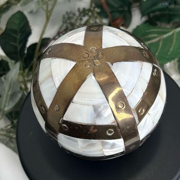 Mother Of Pearl Mossaic Sphere Orb Ball With Brass Detail 4” Round White - Picture 4 of 13